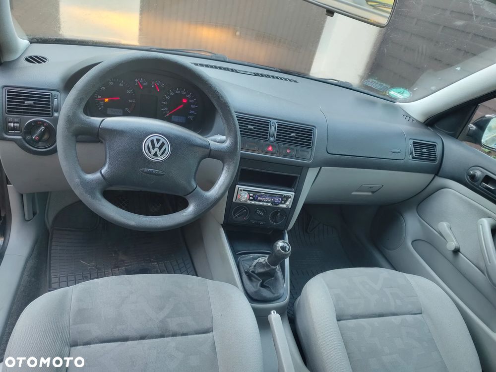 Volkswagen Golf - 16