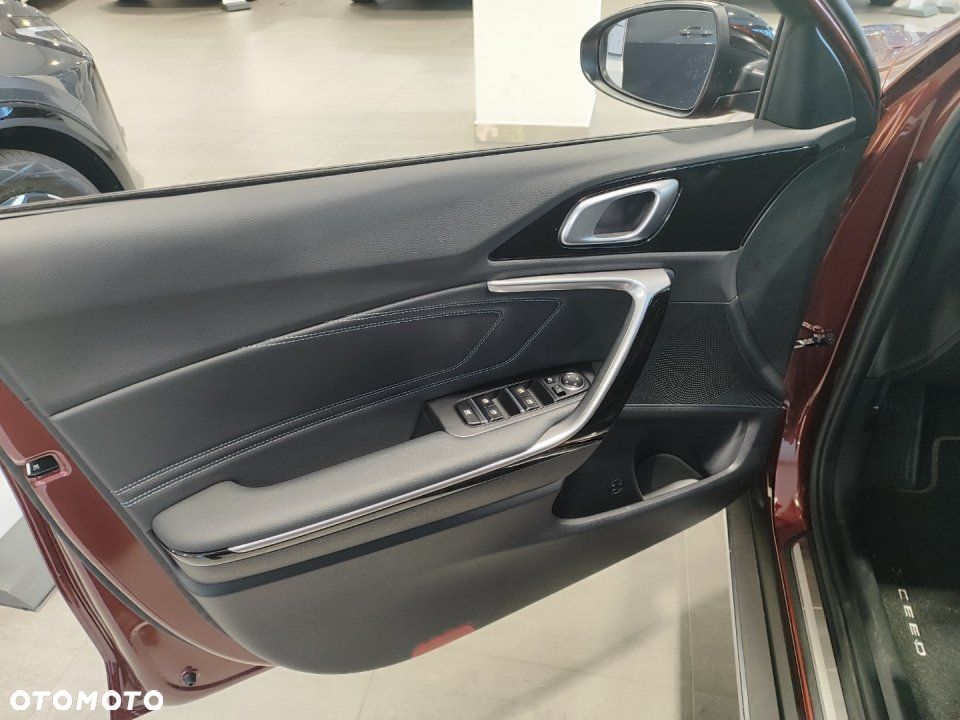 Kia XCeed - 12