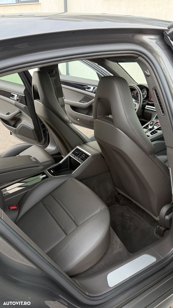 Porsche Panamera 4 - 16
