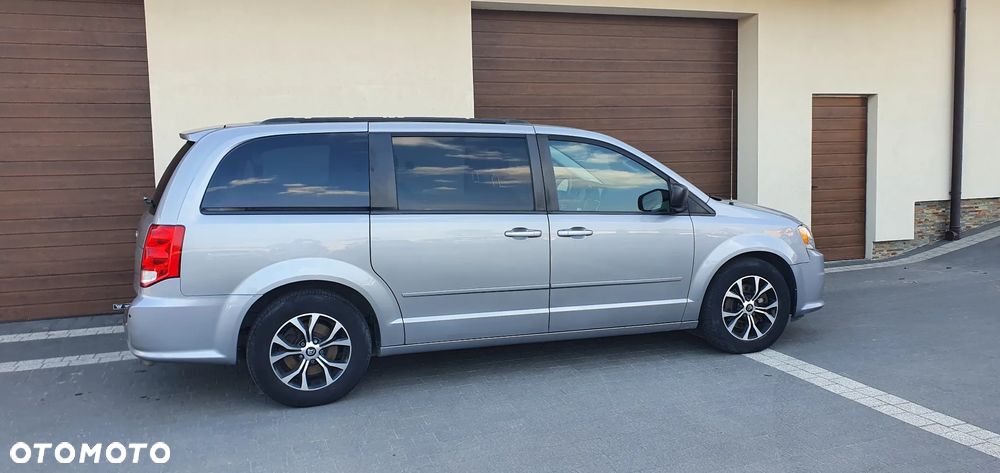 Dodge Grand Caravan - 5