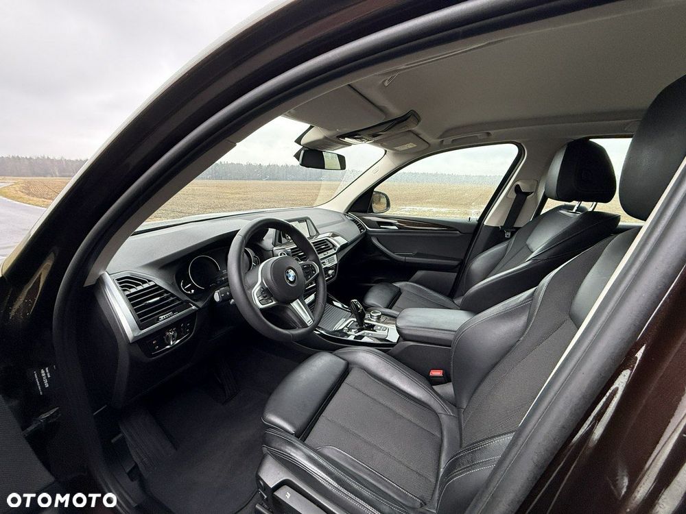 BMW X3 xDrive20i Advantage - 5
