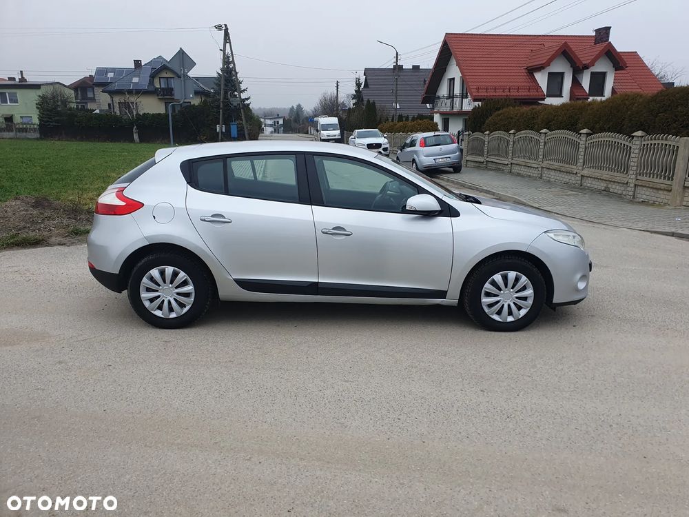 Renault Megane 1.6 16V 110 Dynamique - 8