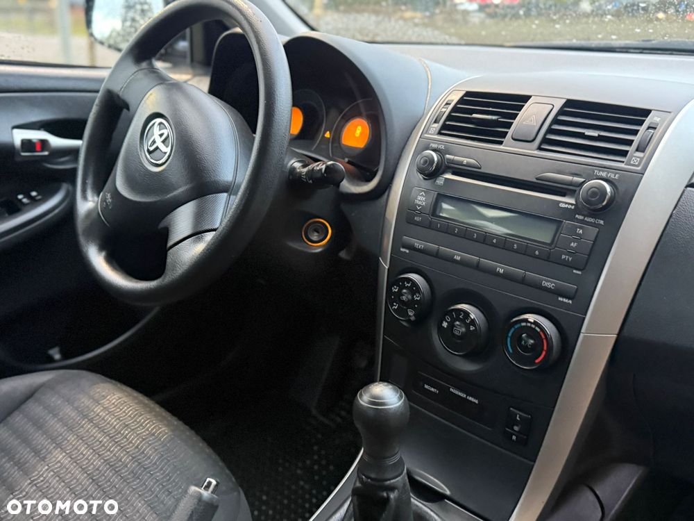 Toyota Corolla 1.6 VVT-i Dynamic - 25