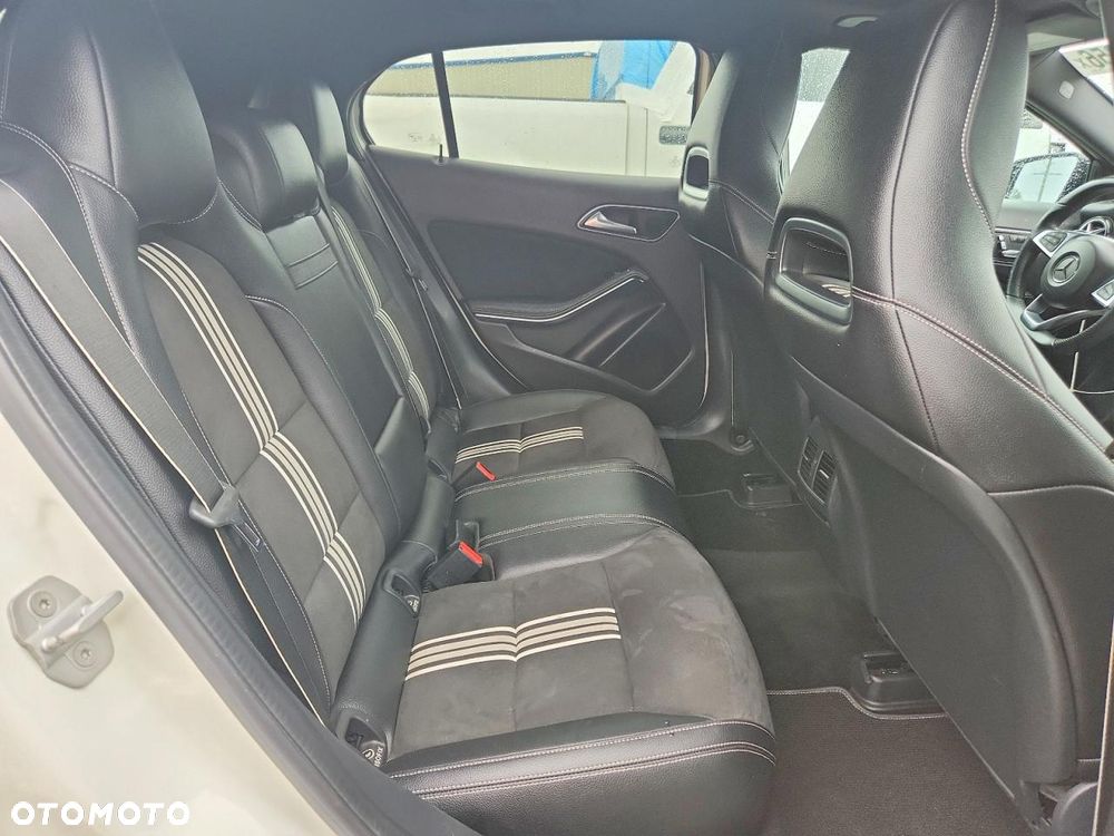 Mercedes-Benz GLA 250 7G-DCT - 10