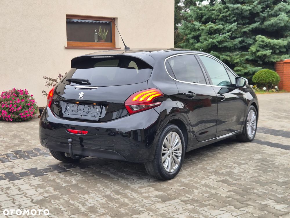 Peugeot 208 2018 photo 3