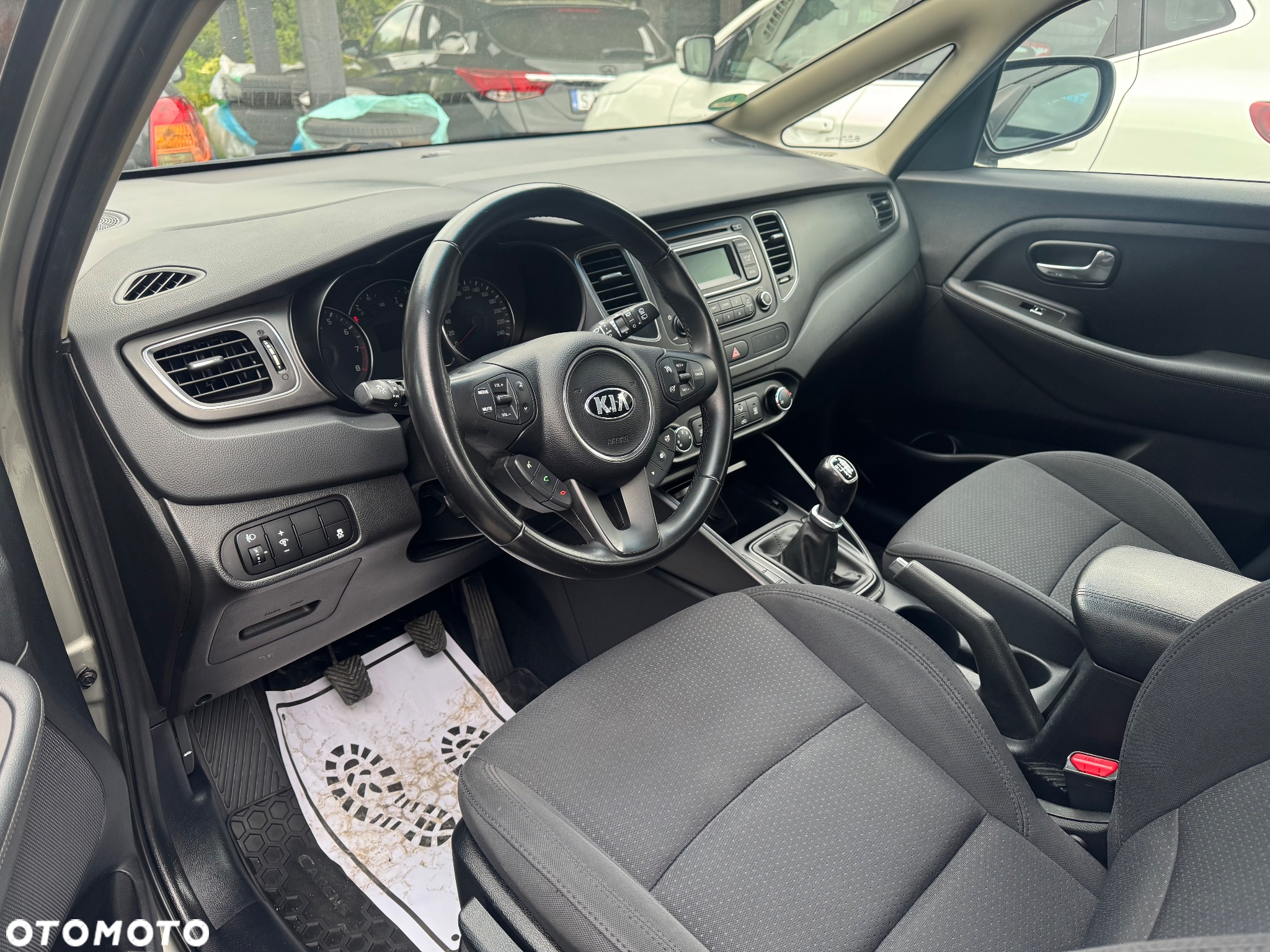 Kia Carens 1.6 GDI ISG Spirit - 10
