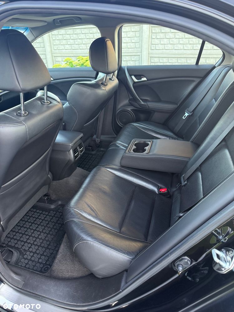 Honda Accord 2.0 Executive - 23