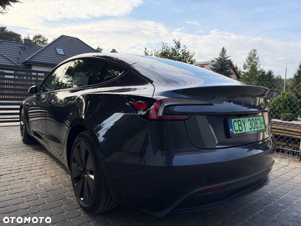 Tesla Model 3 2025 photo 4