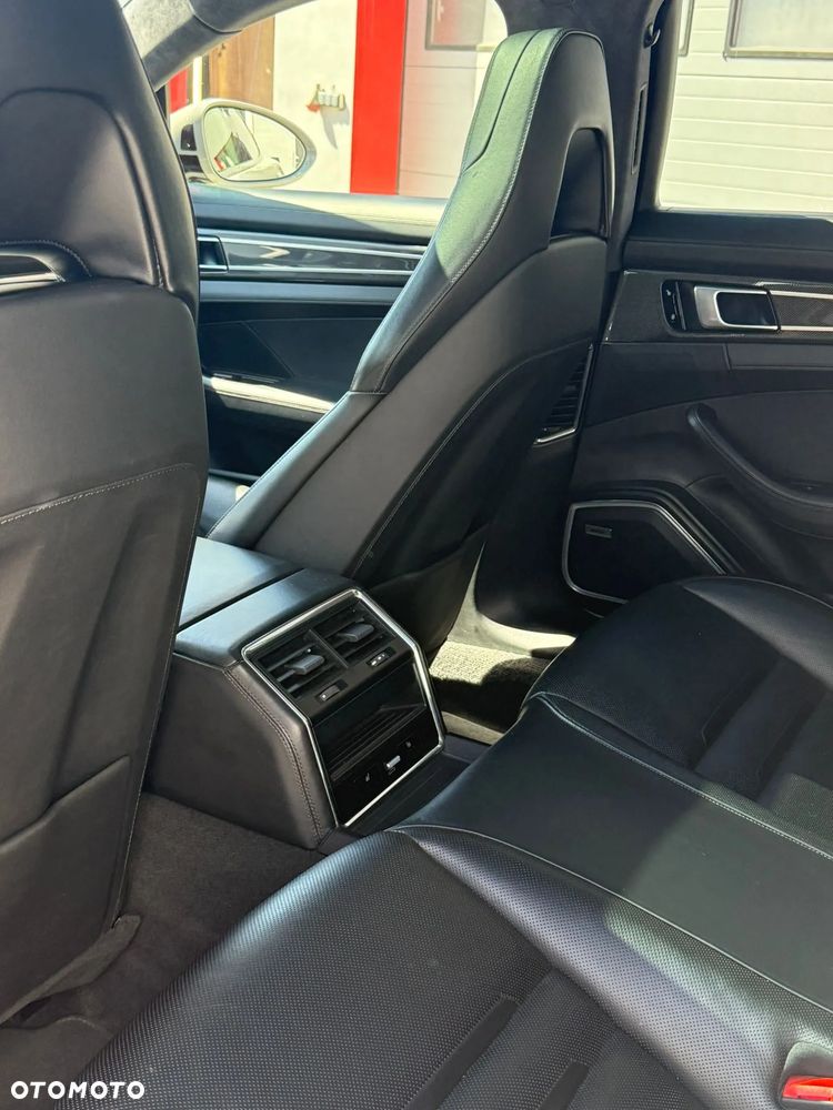 Porsche Panamera Turbo - 15