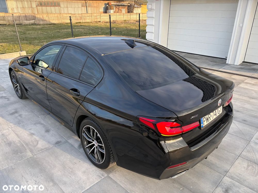 BMW Seria 5 530e xDrive - 13