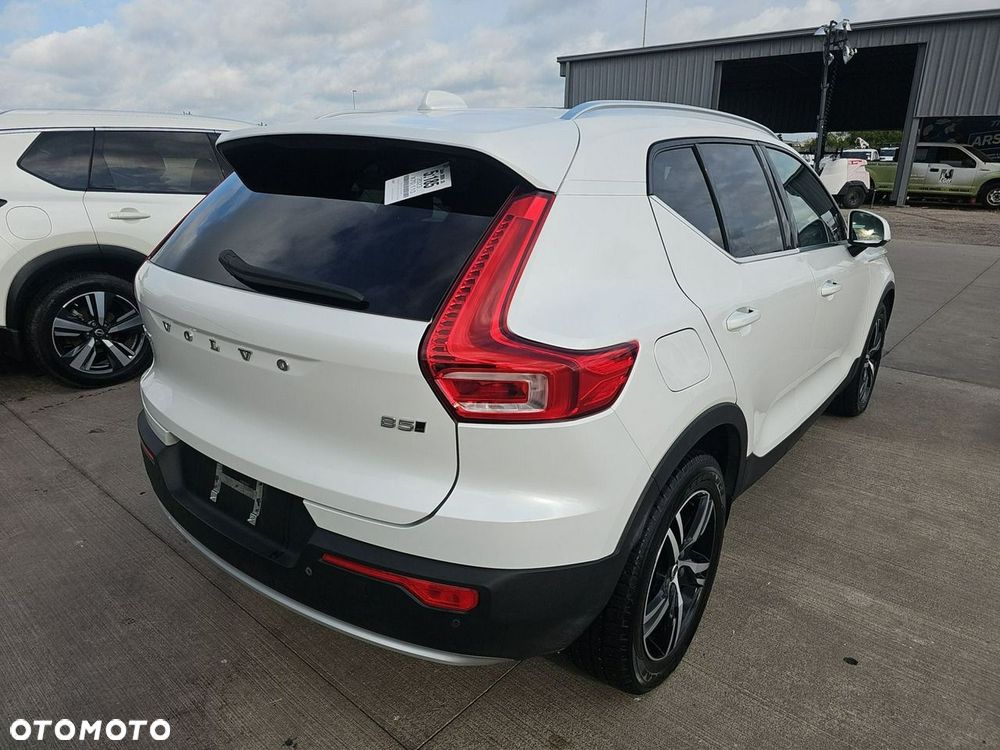 Volvo XC 40 - 4