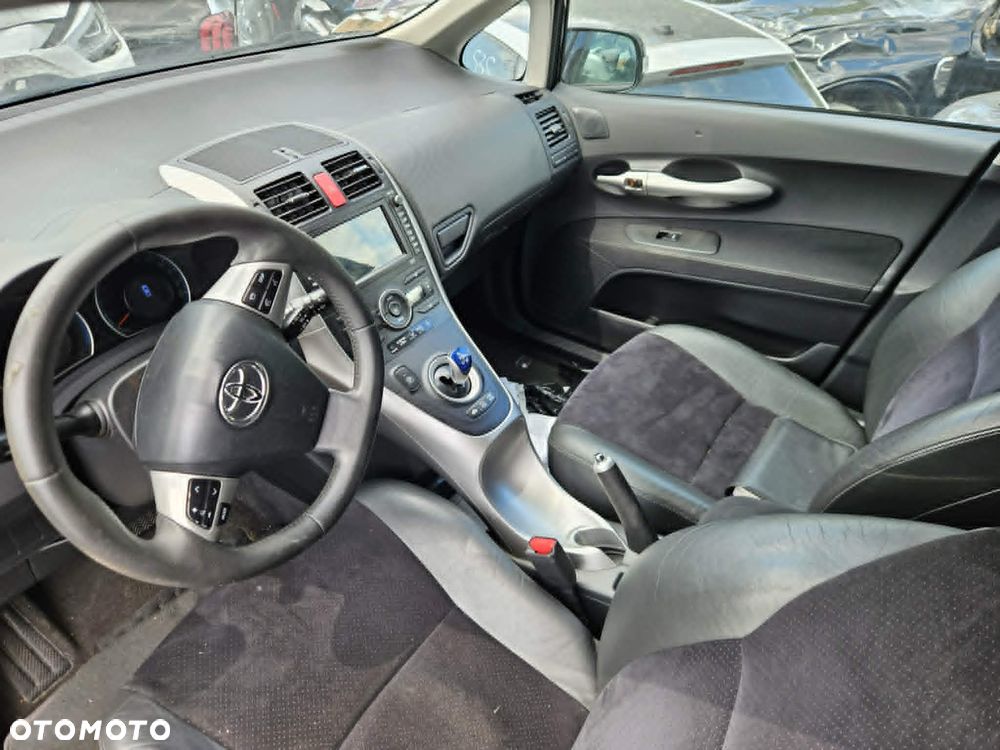 Toyota Auris 1.8 HSD Luna - 15