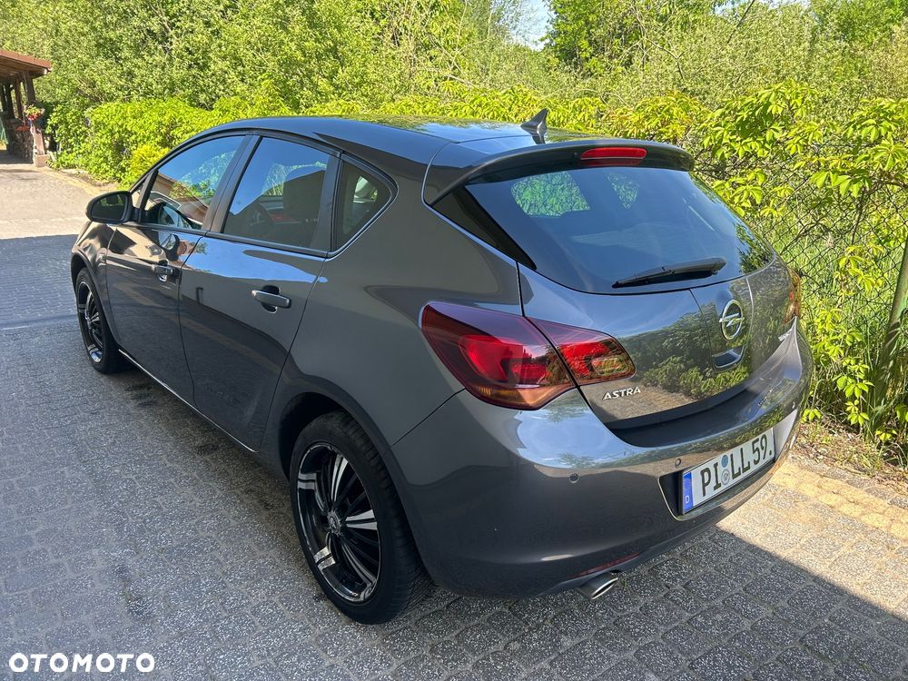 Opel Astra 1.4 Turbo 150 Jahre - 20
