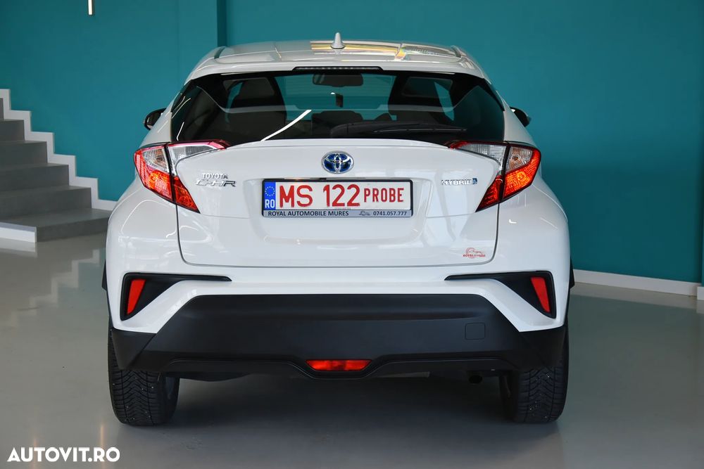 Toyota C-HR Flow - 13