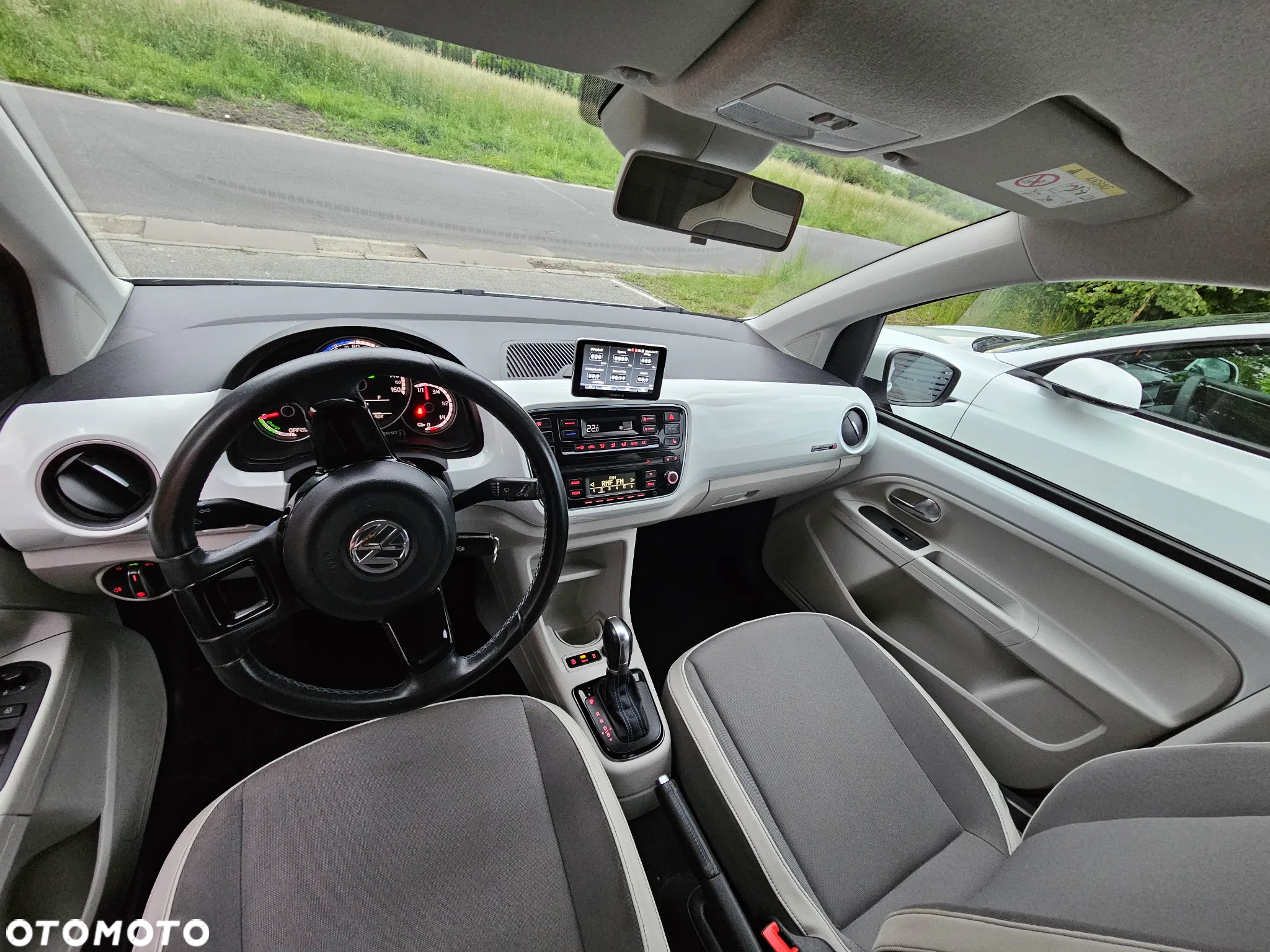 Volkswagen up! - 5