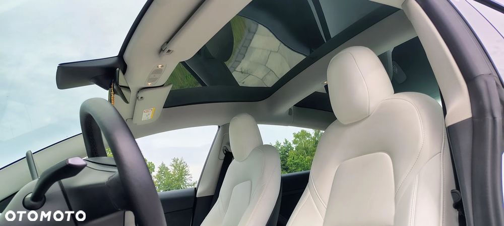 Tesla Model 3 - 21