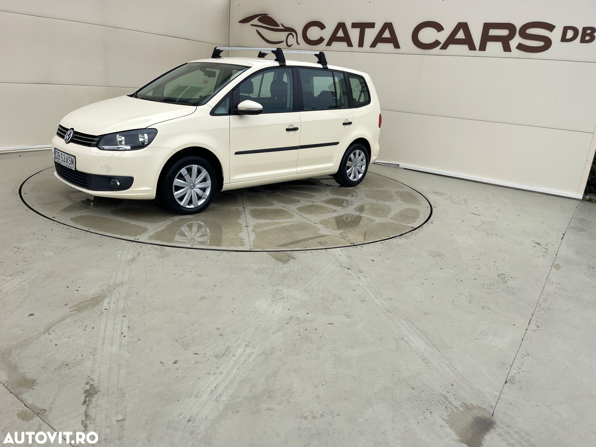 Volkswagen Touran 2.0 TDI DSG Comfortline - 5