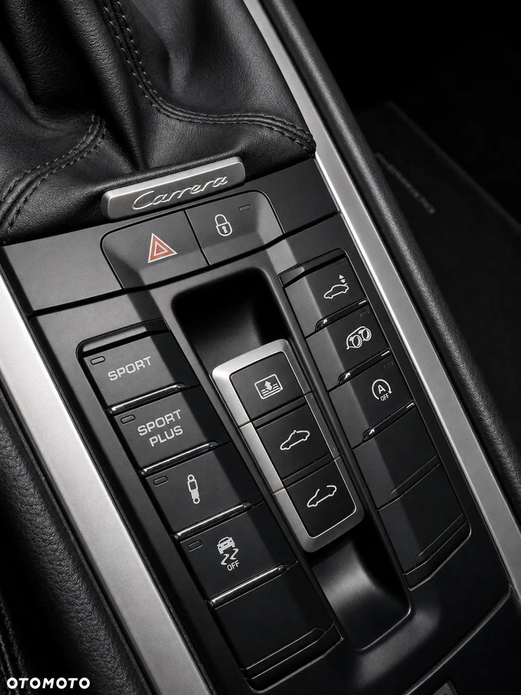 Porsche 911 Carrera 4S - 10