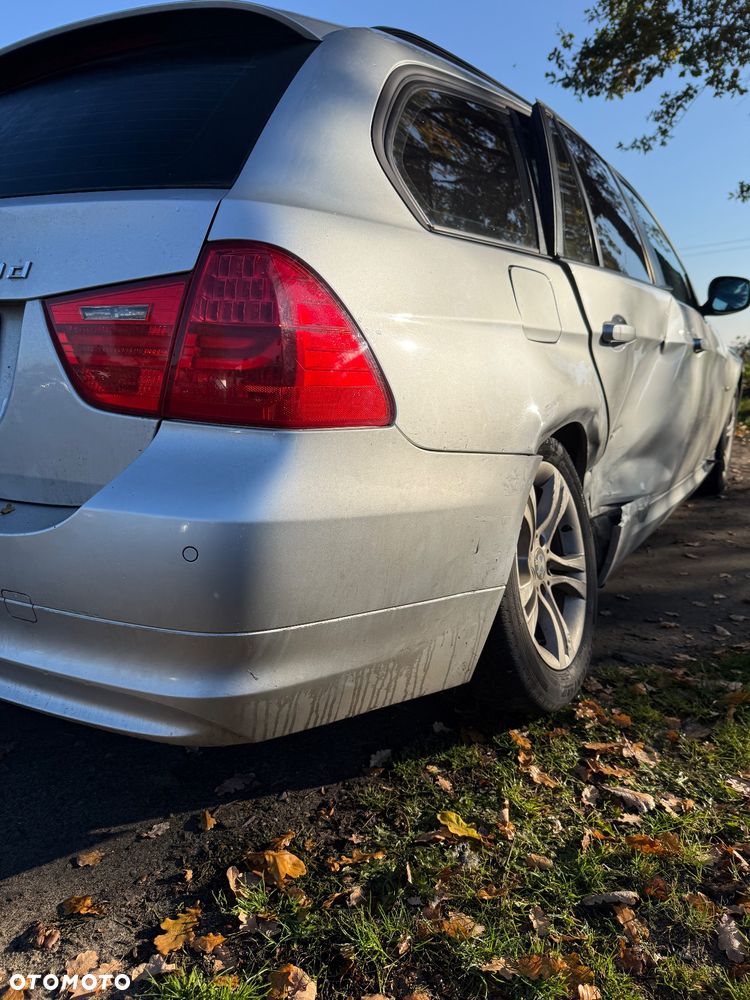 BMW Seria 3 320d DPF Touring - 5