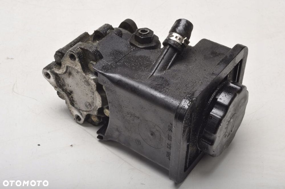 BMW E46 2.0 D POMPA WSPOMAGANIA - 4