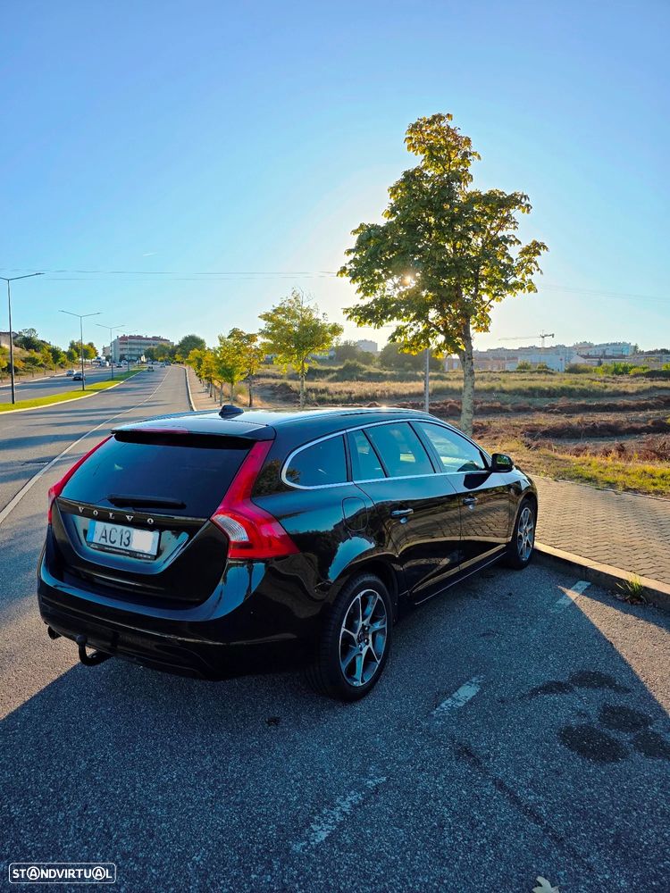 Volvo V60 1.6 D2 Momentum Eco - 1