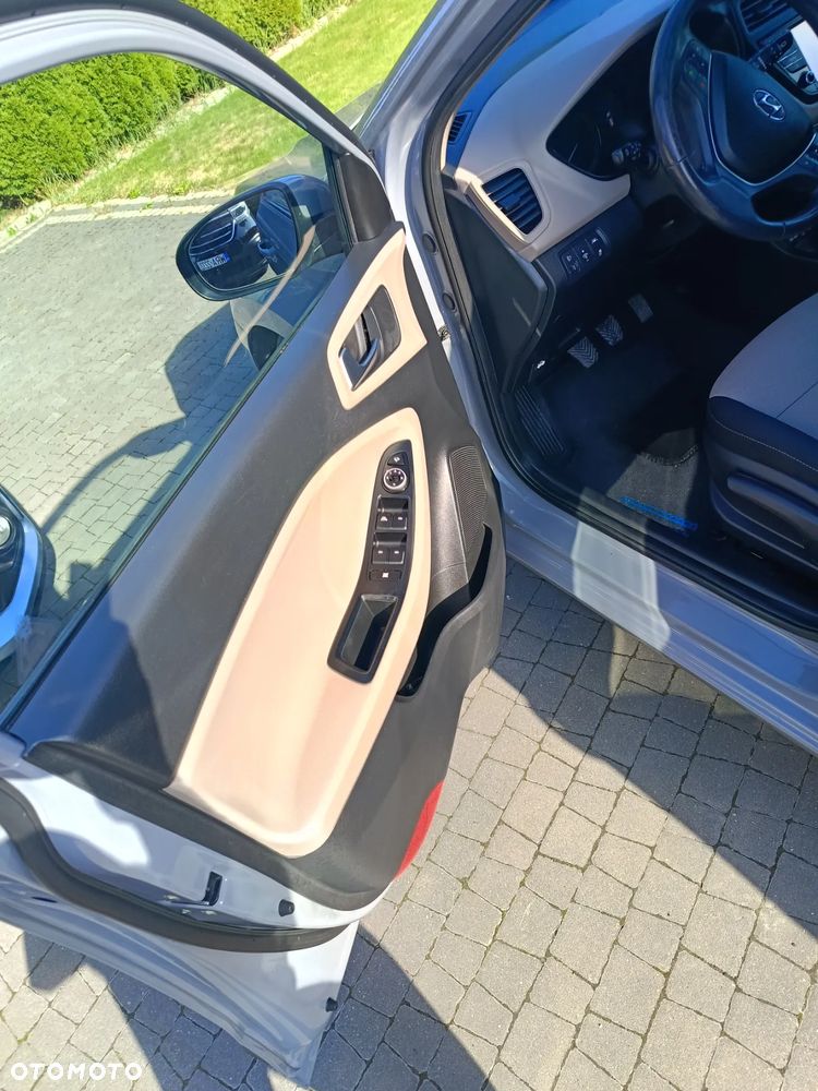 Hyundai i20 1.1 CRDi YES Gold - 5