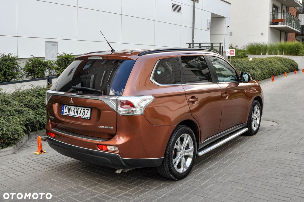 Mitsubishi Outlander - 4