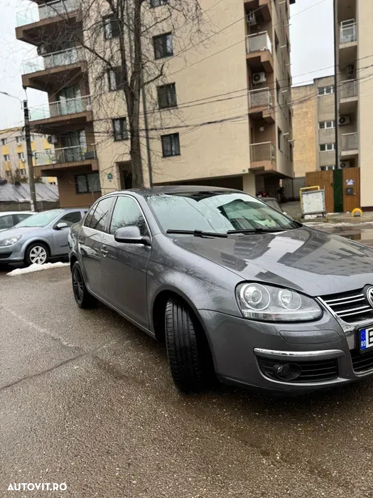 Volkswagen Jetta 1.6 Trendline - 3