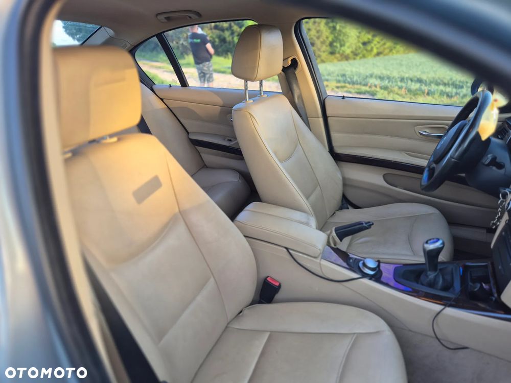 BMW Seria 3 320d - 17