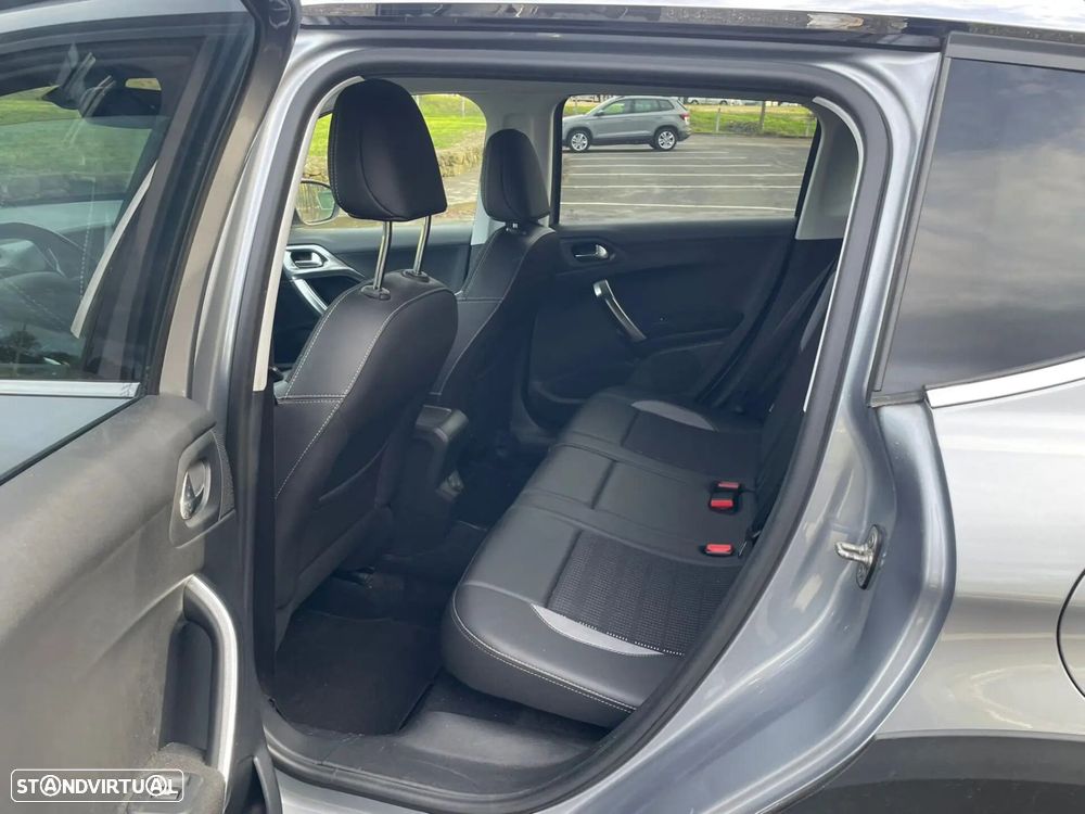 Peugeot 2008 1.2 PureTech Style - 20