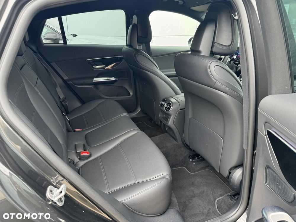 Mercedes-Benz GLC - 22