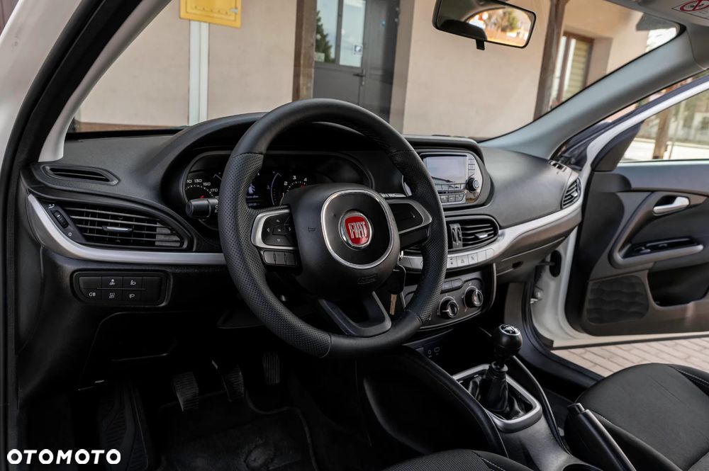 Fiat Tipo 1.4 16V More - 29