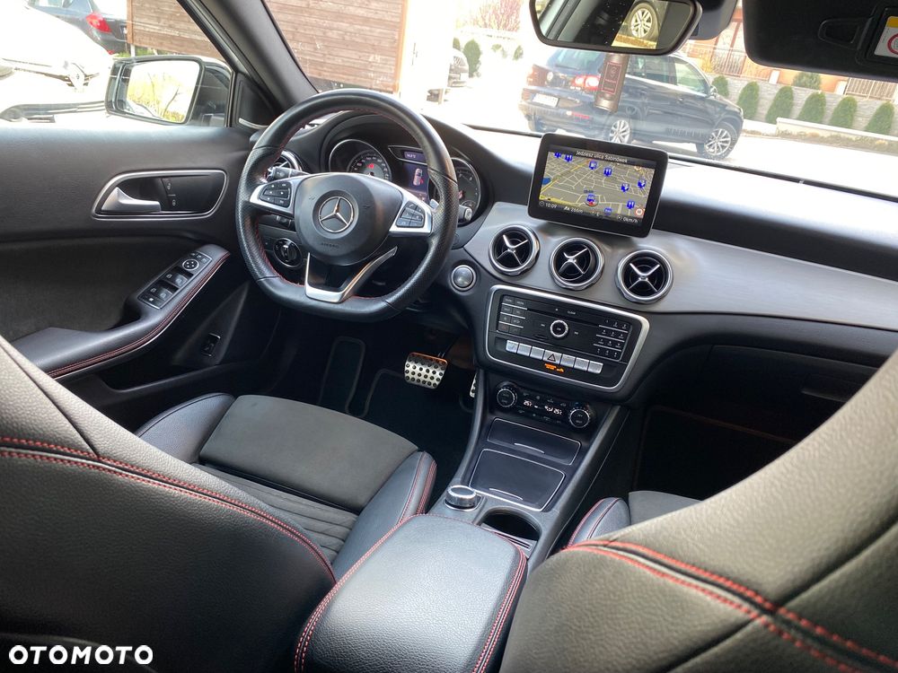 Mercedes-Benz GLA 200 7G-DCT AMG Line - 34