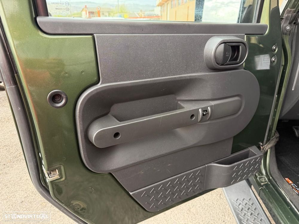 Jeep Wrangler Unlimited 2.8 CRD ATX Sahara Limited - 13