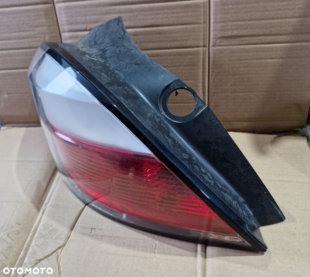 Lampa prawa lewa tylna prawy lewy tył Opel Astra H III hatchback 5 drzwi - 10