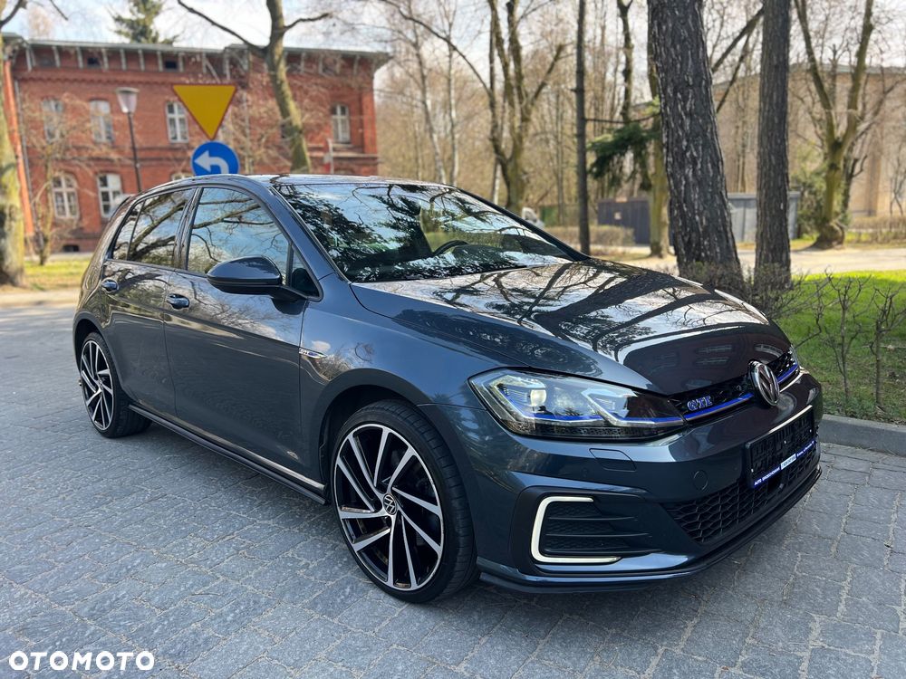 Volkswagen Golf 1.4 GTE Plug-In-Hybrid DSG - 1