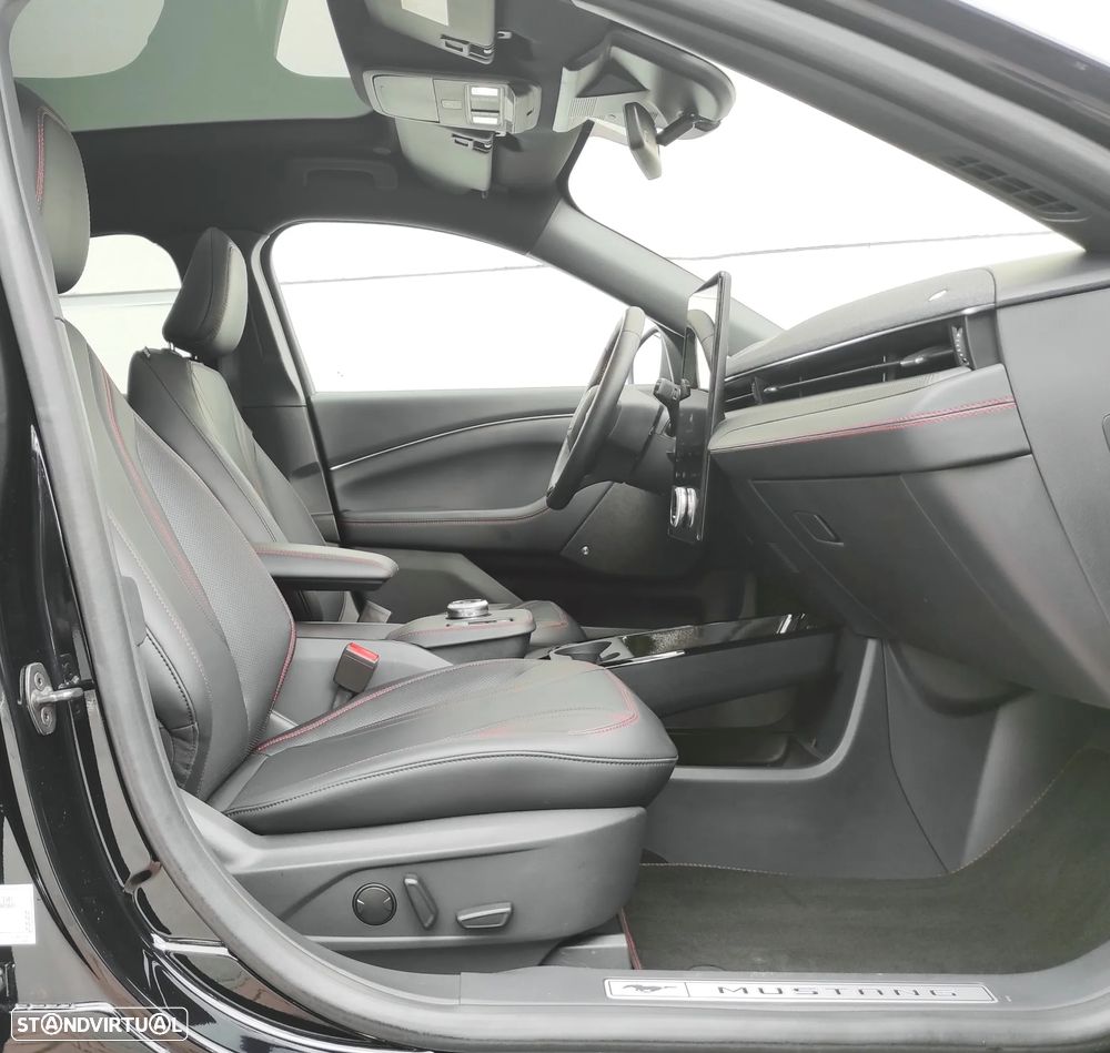 Ford Mustang Mach-E AWD PREMIUM - 22