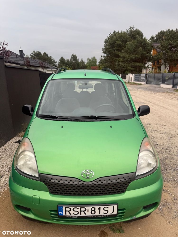 Toyota Yaris Verso - 2