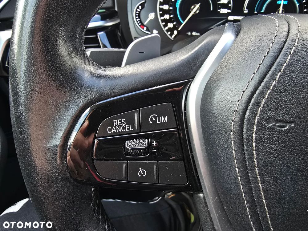 BMW Seria 5 ver-530e-iperformance-luxury-line-sport - 35