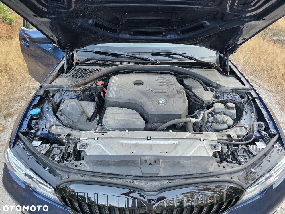 BMW Seria 3 330i Sport Line - 19