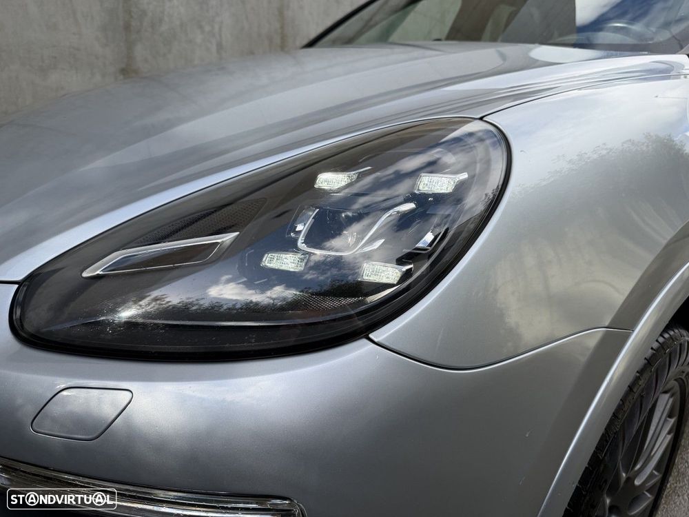 Porsche Cayenne Platinum Edition - 8