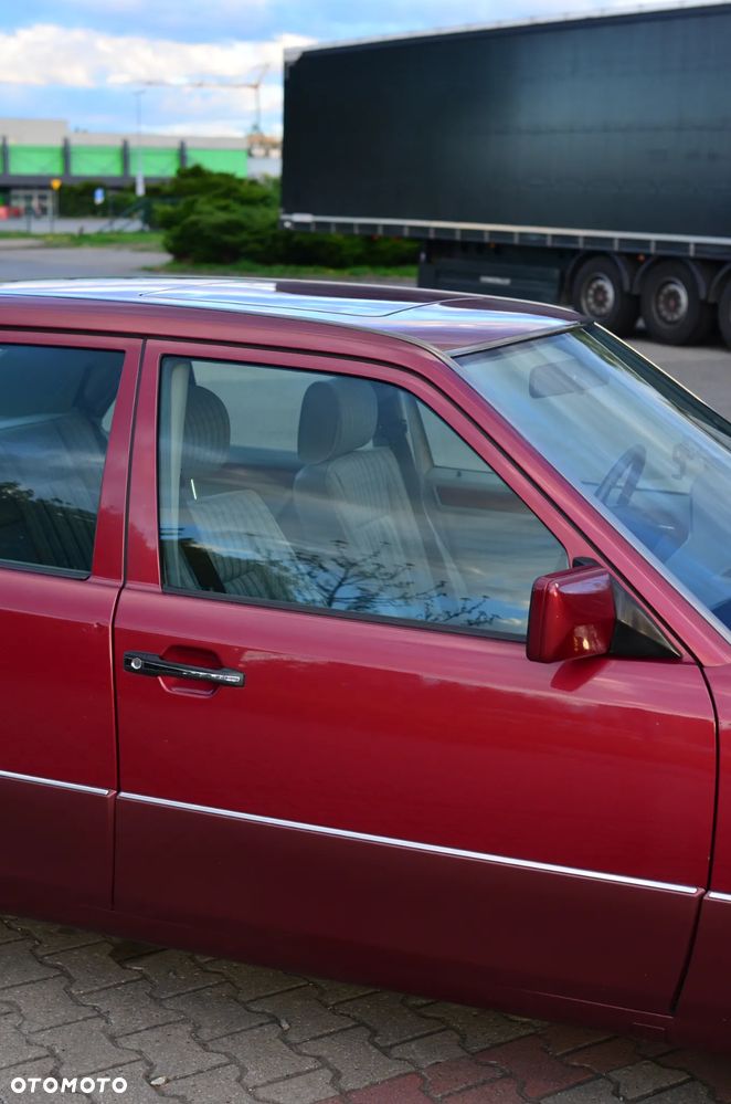 Mercedes-Benz W124 (1984-1993) - 25