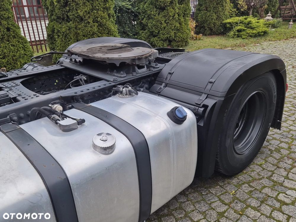 Mercedes-Benz 1845 - 12