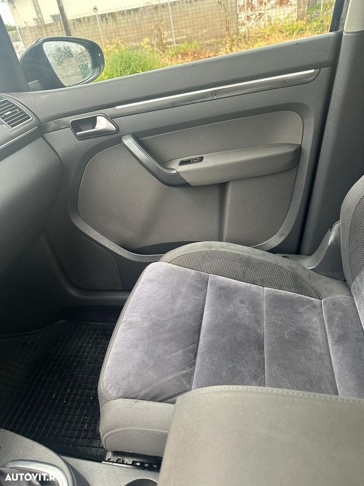 Volkswagen Touran 2.0 TDI Highline DSG - 8