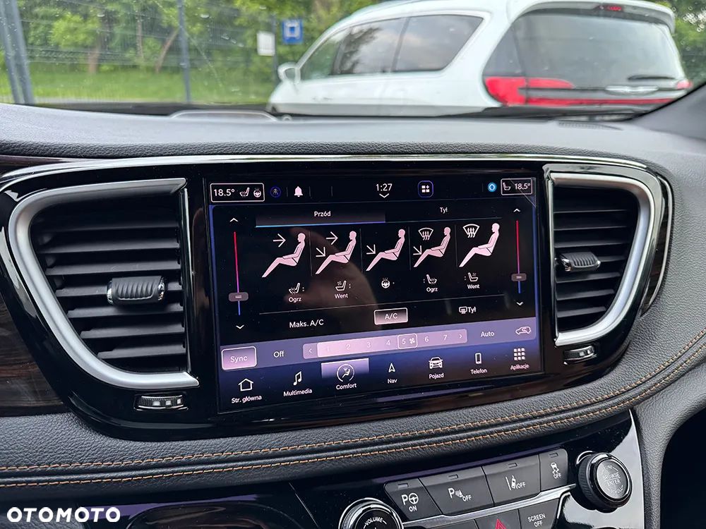 Chrysler Pacifica - 27