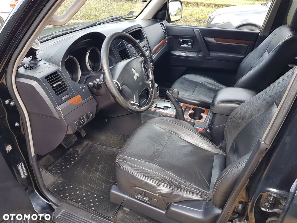 Mitsubishi Pajero 3.2 DI-D Automatik Intense - 14