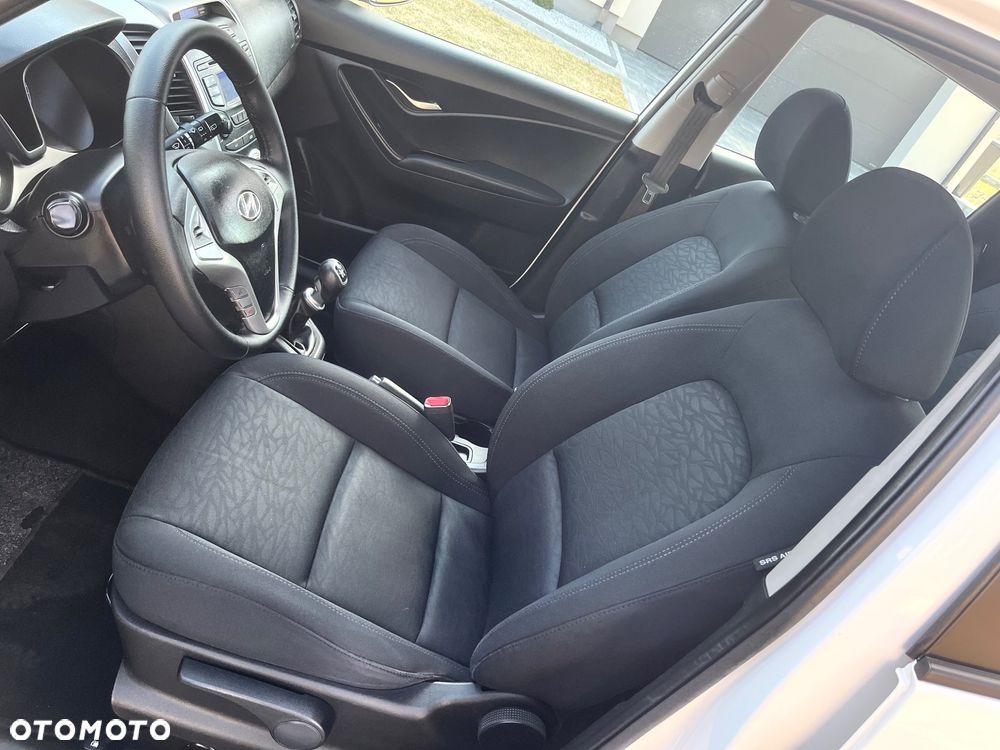 Hyundai ix20 1.4 blue Comfort - 14