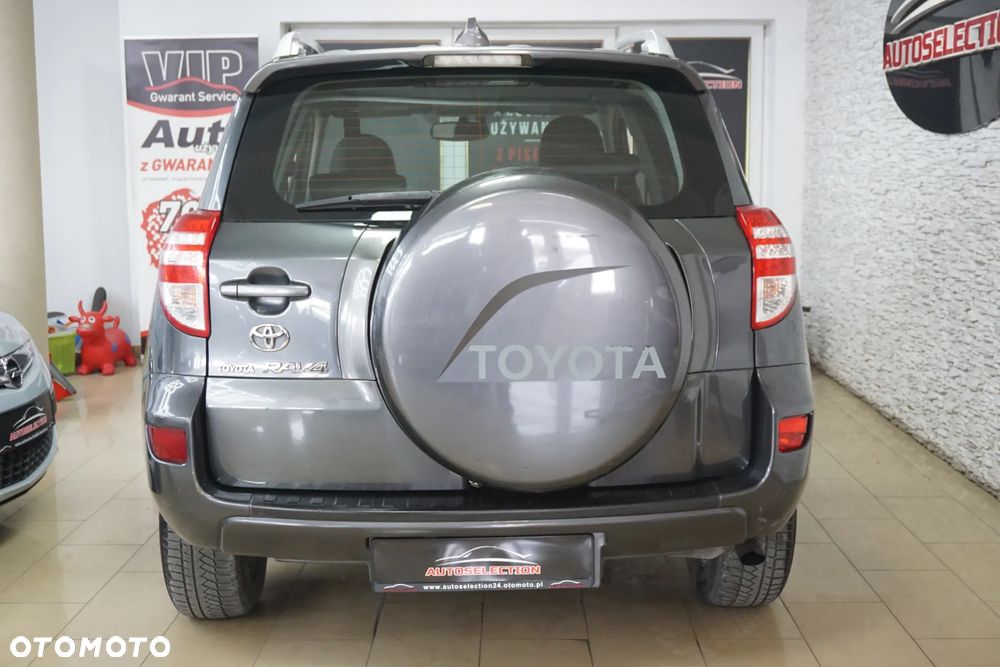 Toyota RAV4 2.2 D-4D 4x4 - 5