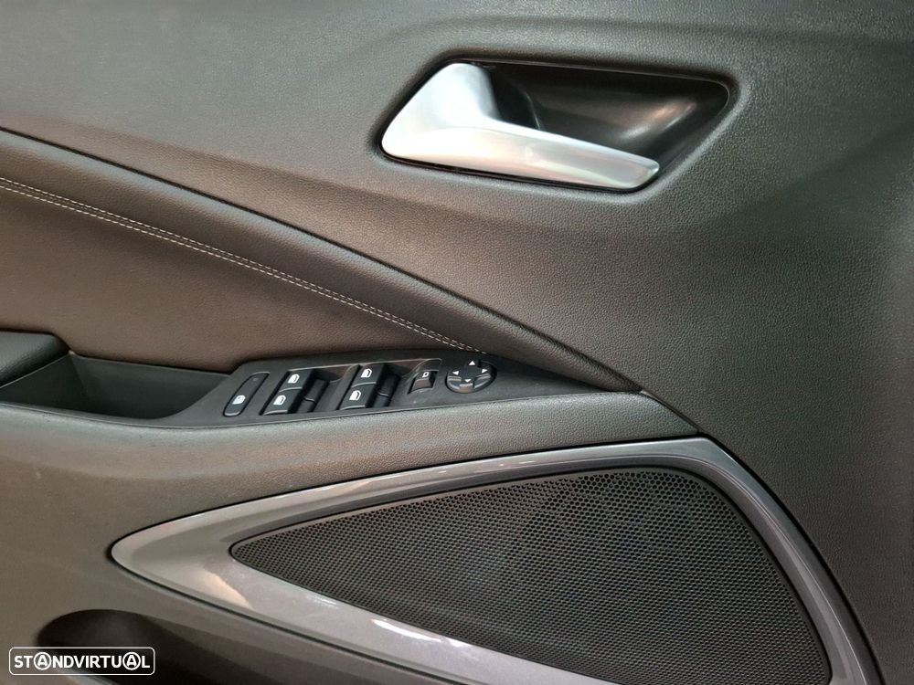 Opel Crossland 1.2 T Elegance - 23