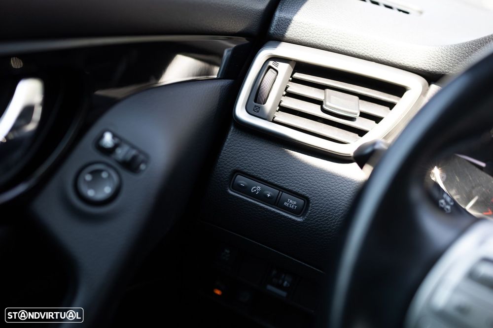 Nissan Qashqai 1.5 dCi N-Connecta - 19